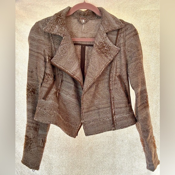 Free People Moto Style Distressed Jacquard Jacket size 0 Brown Woven Tapestry - Picture 4 of 16
